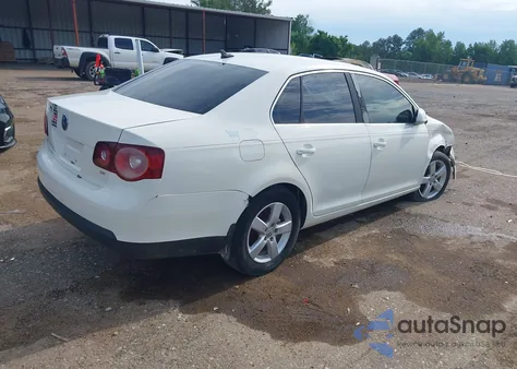 2008 Volkswagen Jetta Se/Sel from USA, damaged, VIN 3VWRM71K28M003718